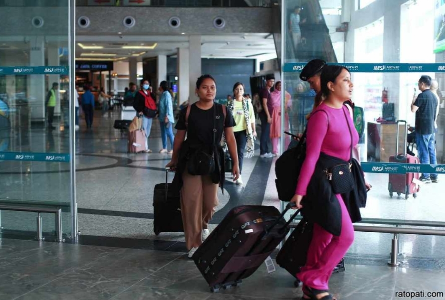 सोमबारसम्म बंगलादेशबाट १३ सय नेपाली विद्यार्थी फर्किए स्वदेश