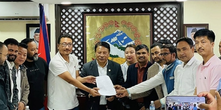 विद्यार्थी संगठनको माग : निजि विद्यालय खोल्न रोक लगाऊ